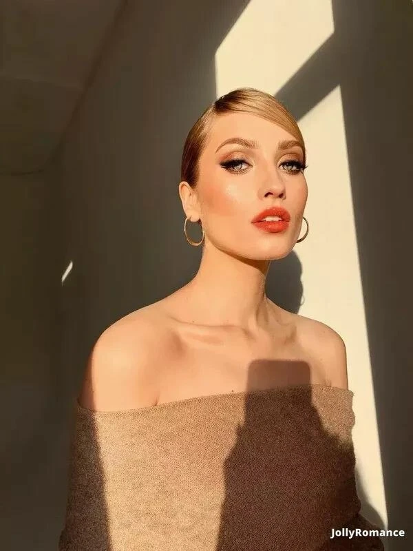 Yelyzaveta Profile image 3