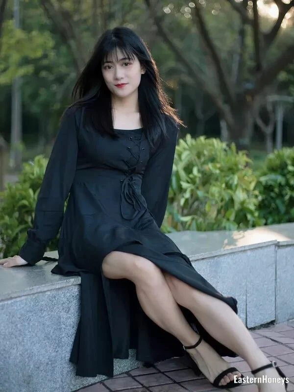 Nicole Profile image 2