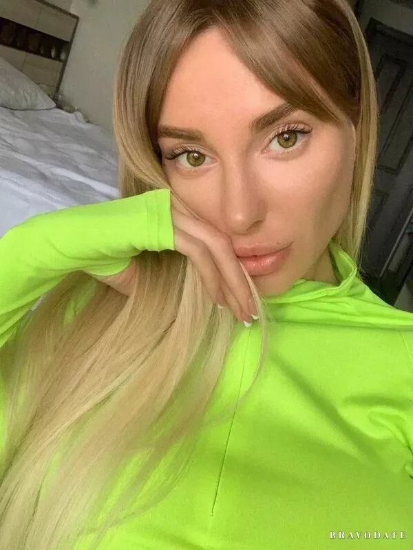 Yuliia Profile image 2