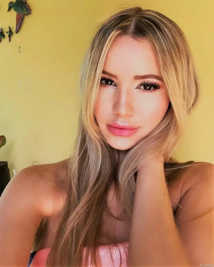 Laura Profile image 3