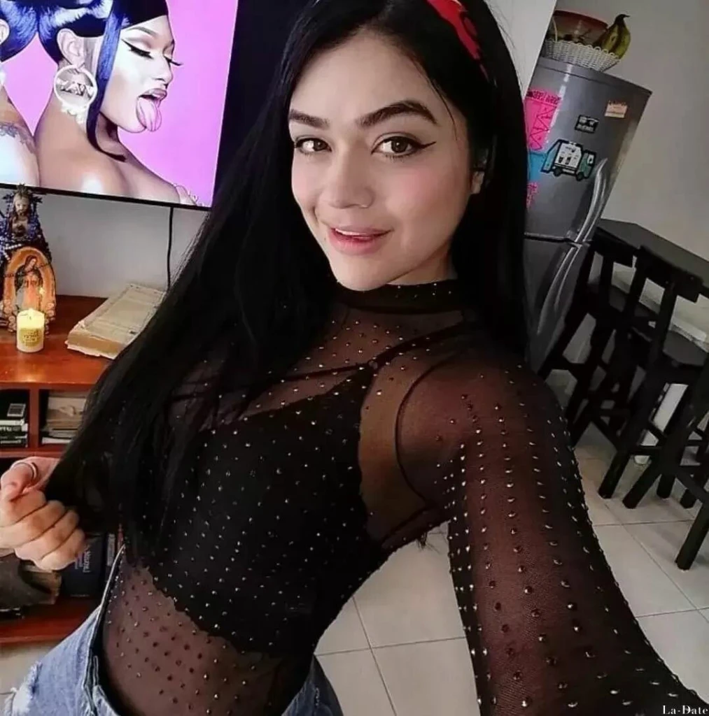Alejandra Profile image 2