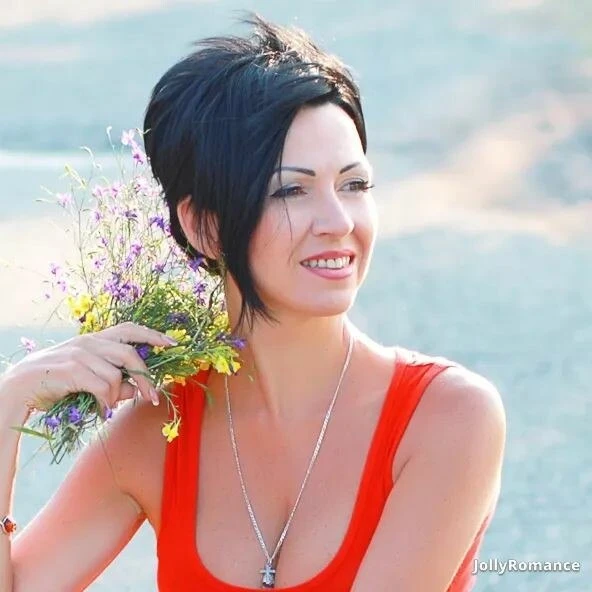 Anna Profile image 2