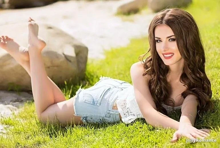 Kristina Profile image 2