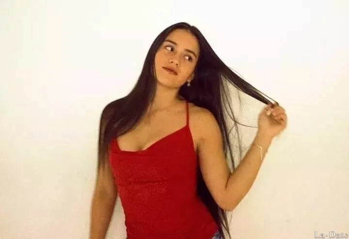 Denysse Profile image 4