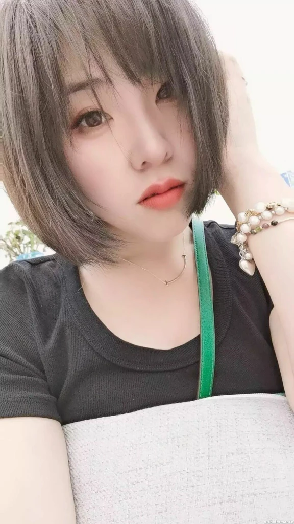 Heidi Profile image 3