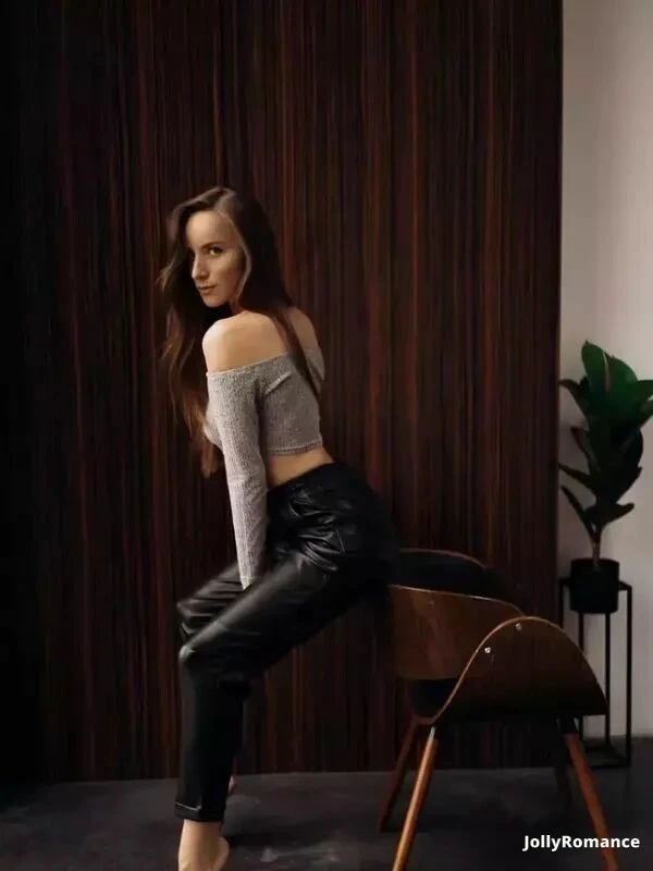 Yuliya Profile image 3