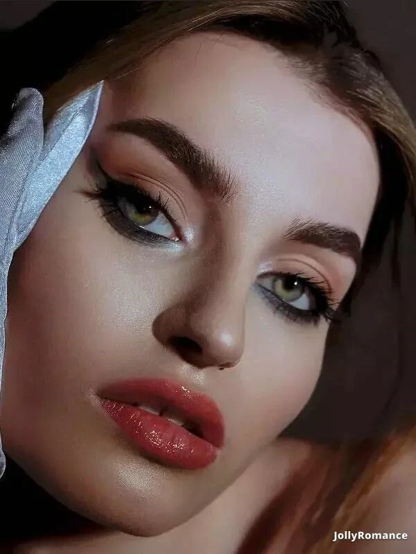 Alicia Profile image 2