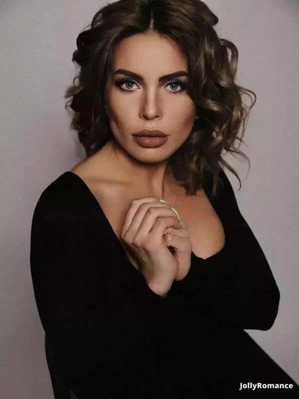 Valeria Profile image 2