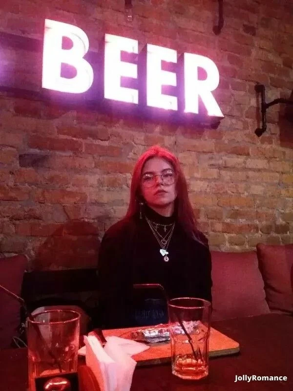 Elena Profile image 3