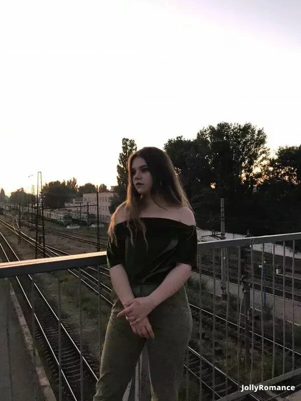 Elena Profile image 2