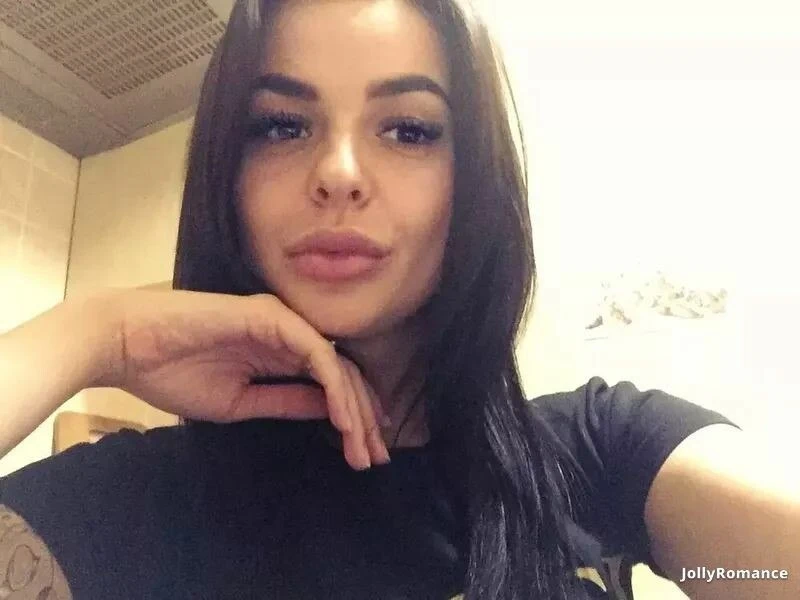 Olena Profile image 2