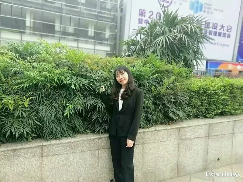 Lingyan Profile image 1