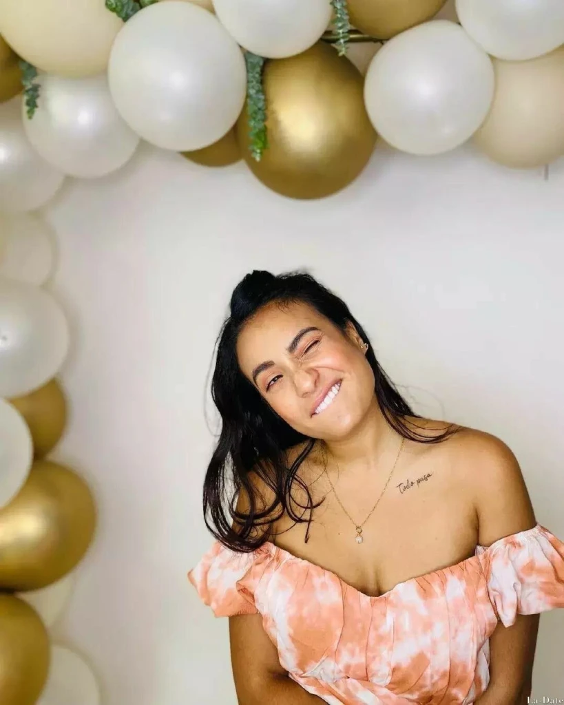 Vanessa Profile image 4