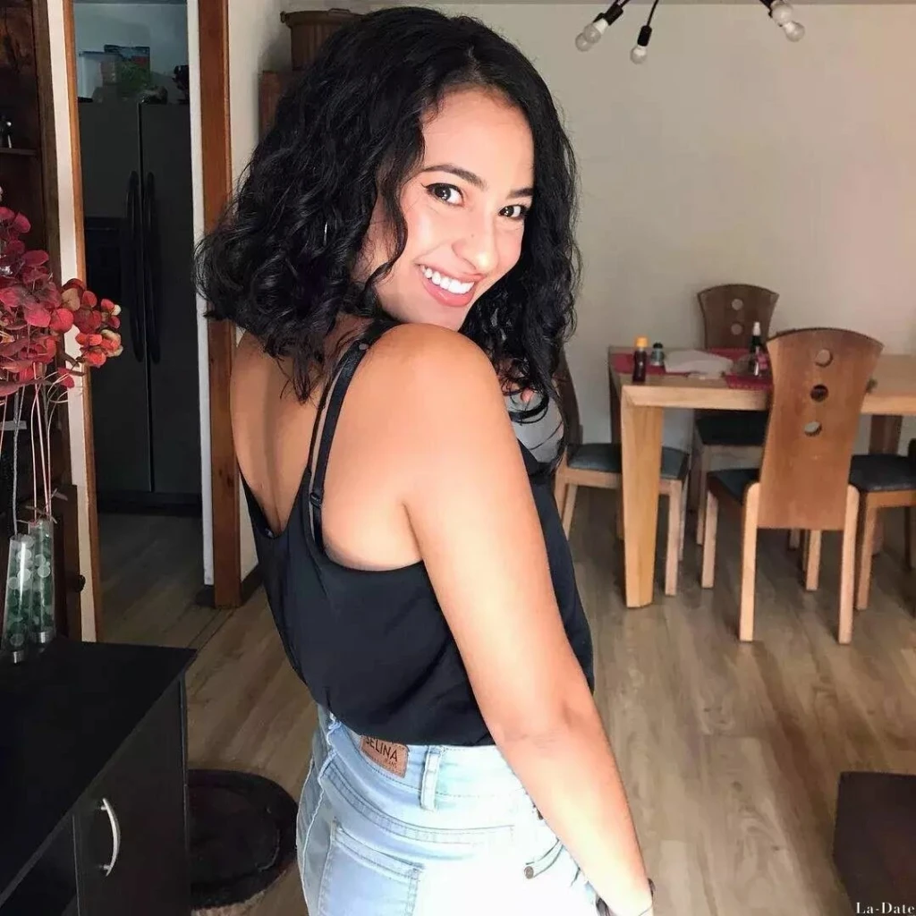 Vanessa Profile image 1