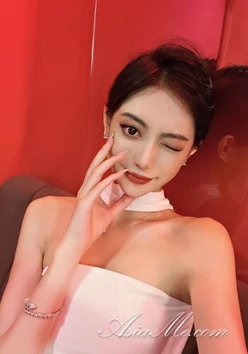 Violet Profile image 3