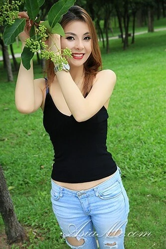 Crystal Profile image 2