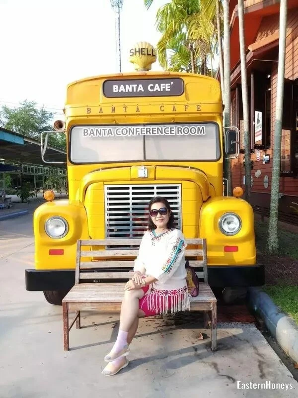 Thawanrat Profile image 3