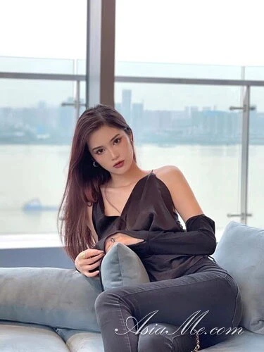 Tiya Profile image 2