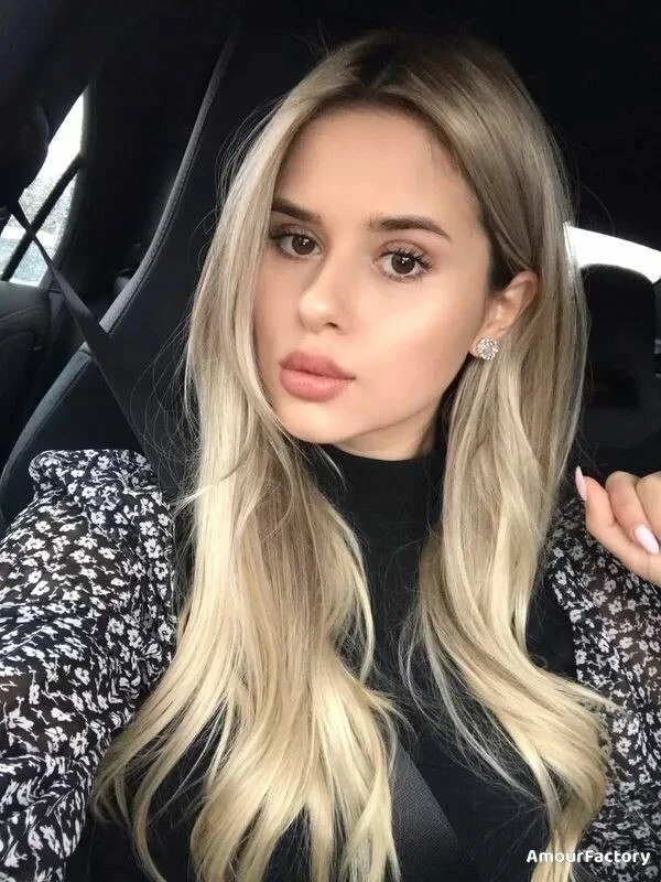 Angelina Profile image 1