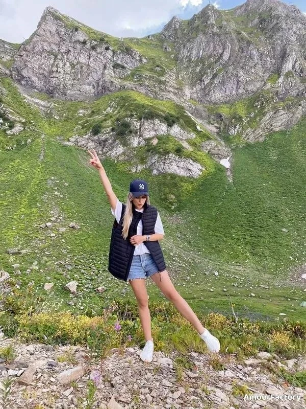 Angelina Profile image 3