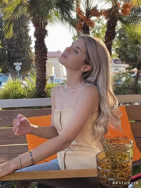 Angelina Profile image 4