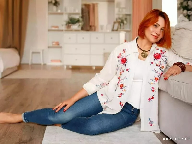 Karina Profile image 4