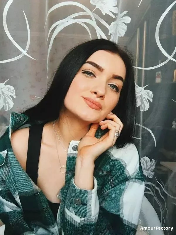 Inna Profile image 4