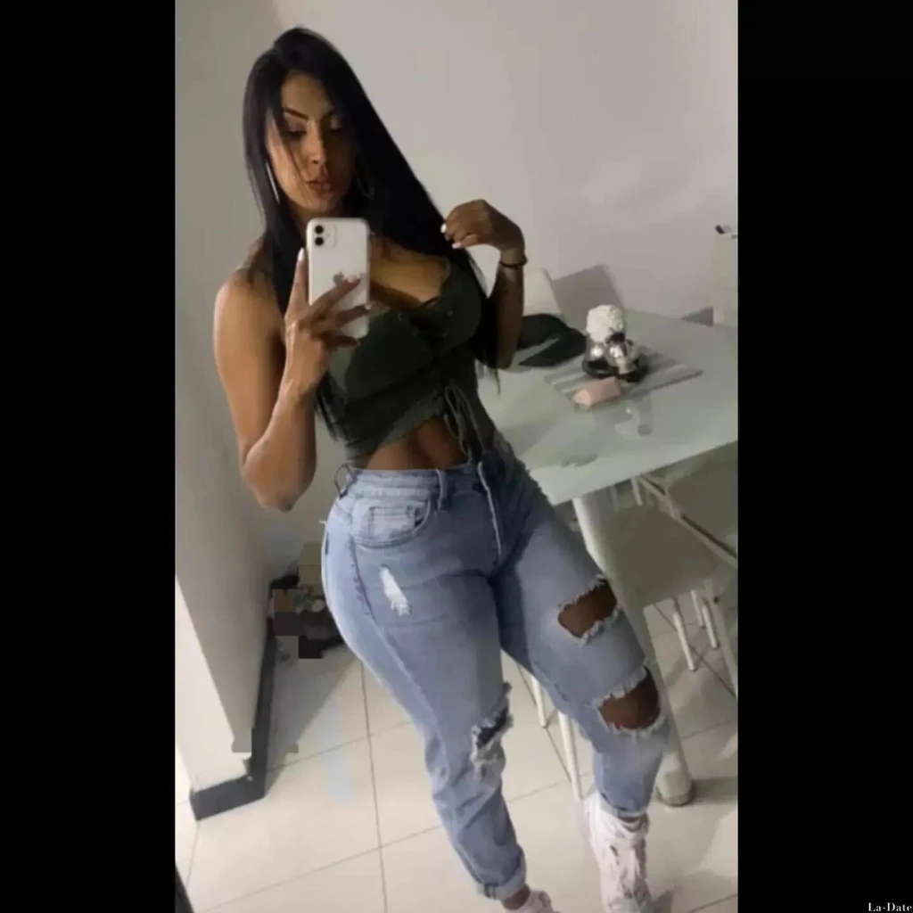 Valentina Profile image 3