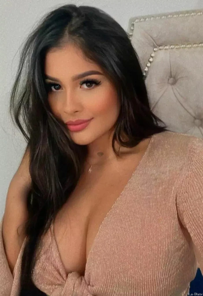 Erika Profile image 2