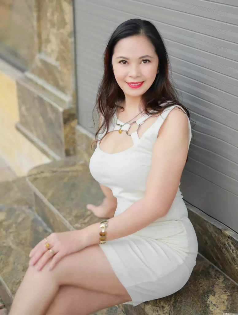 Caroline Profile image 1