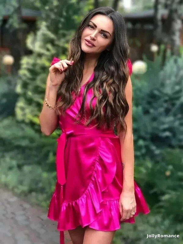 Elena Profile image 3