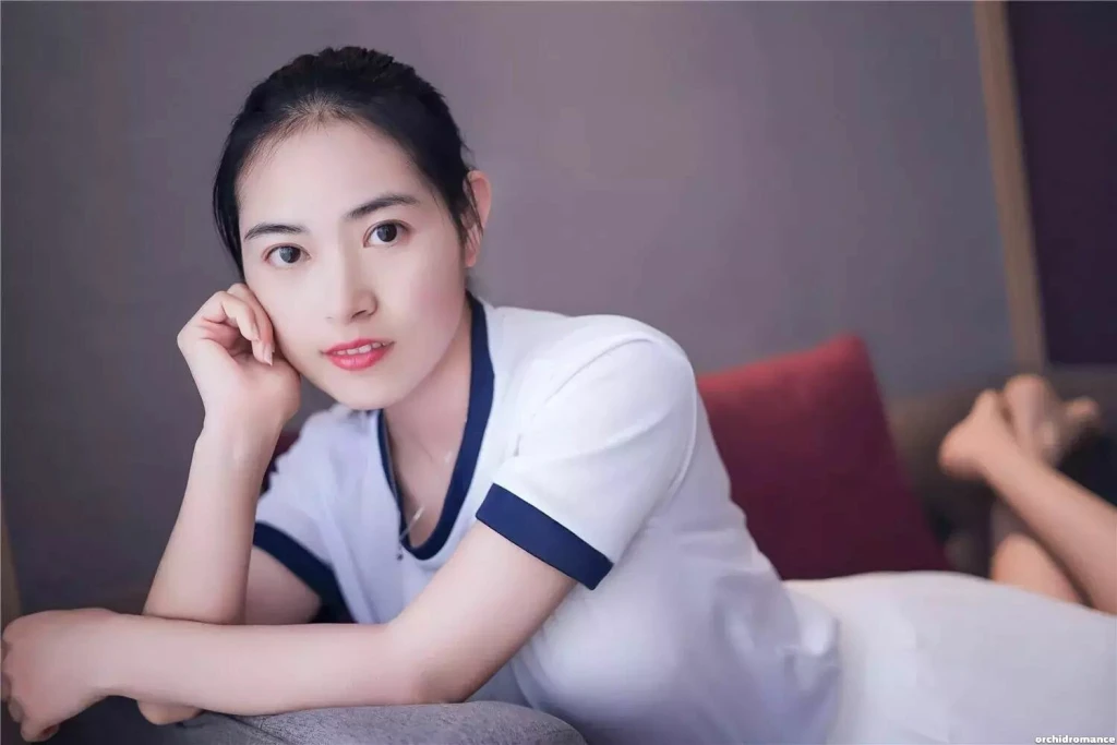 Chun Ling Profile image 1