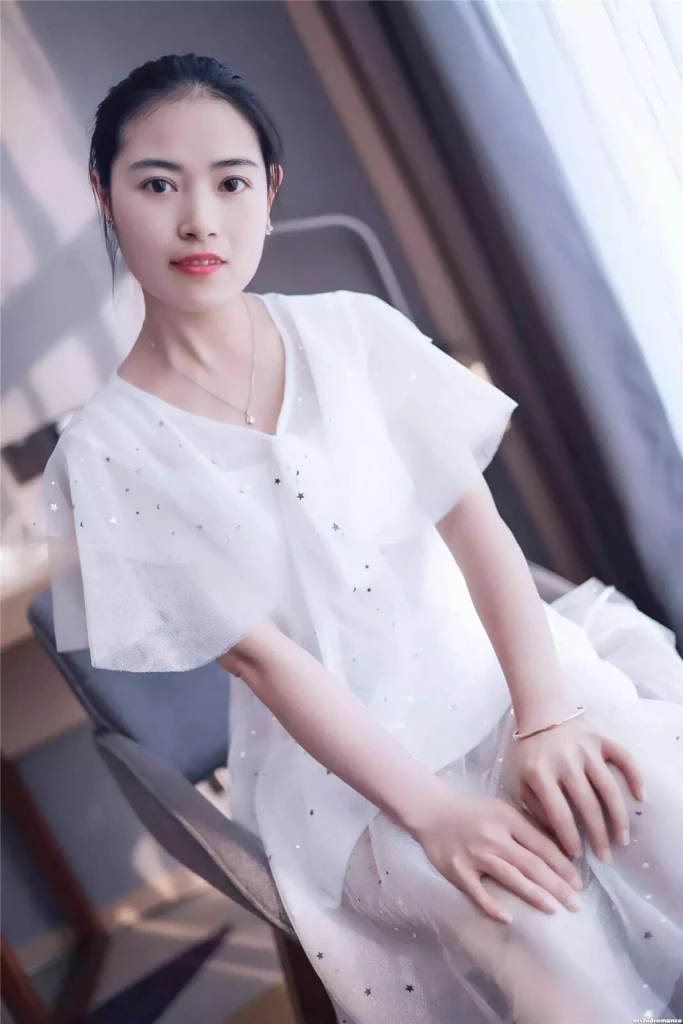 Chun Ling Profile image 4