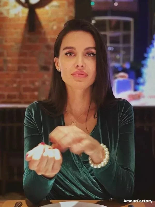 Alina Profile image 3