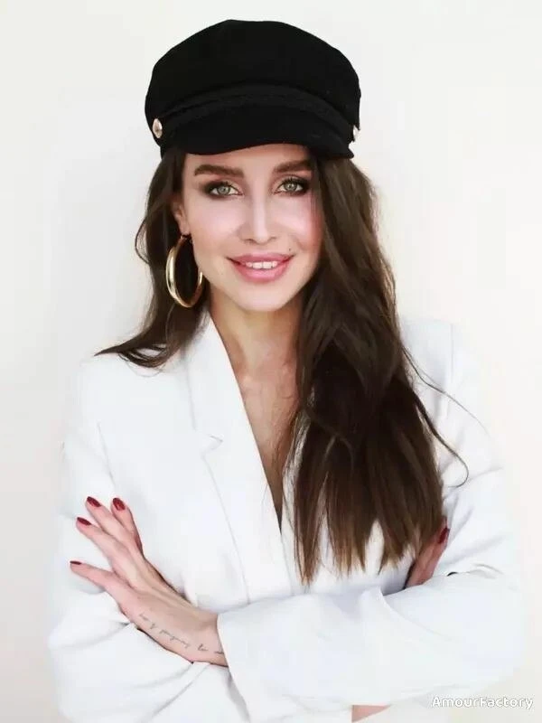 Alina Profile image 2