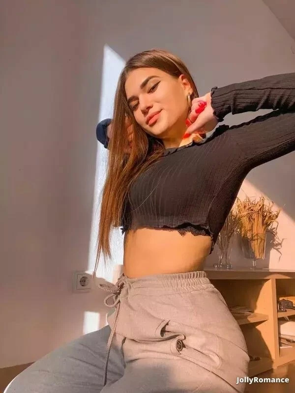 Julia Profile image 1