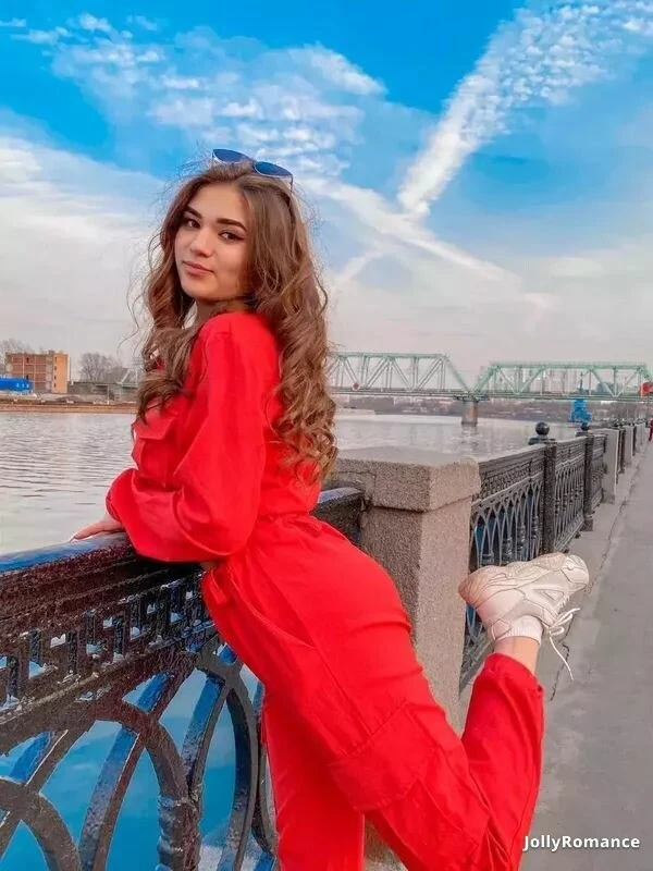 Julia Profile image 4
