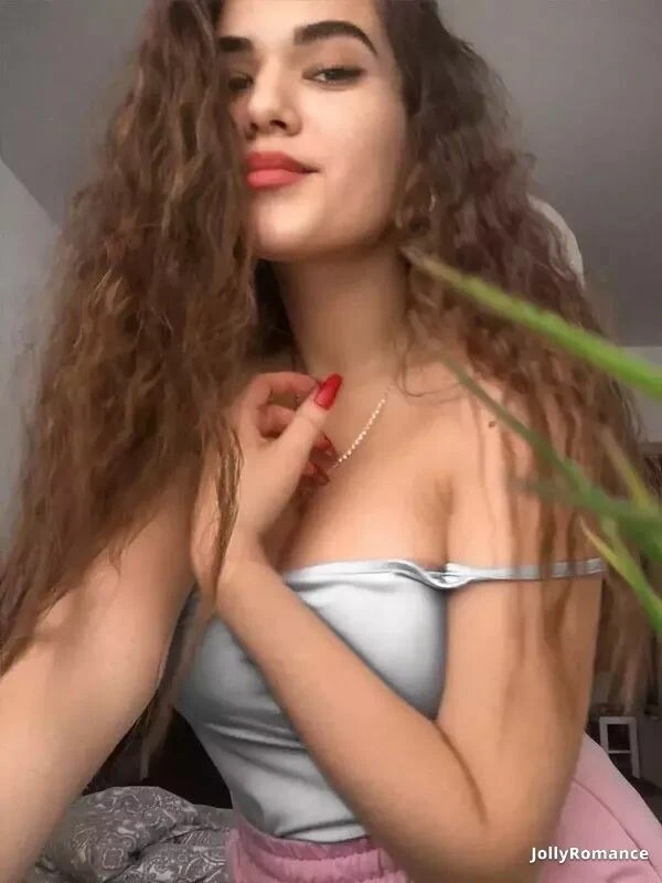 Julia Profile image 2