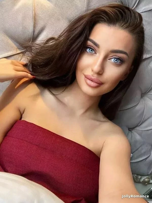 Natalia Profile image 2