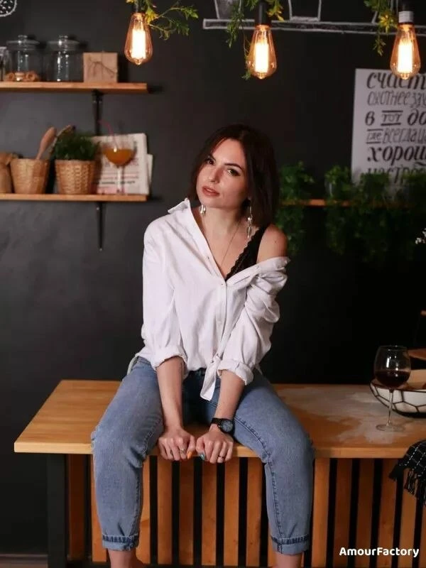 Aziza Profile image 3