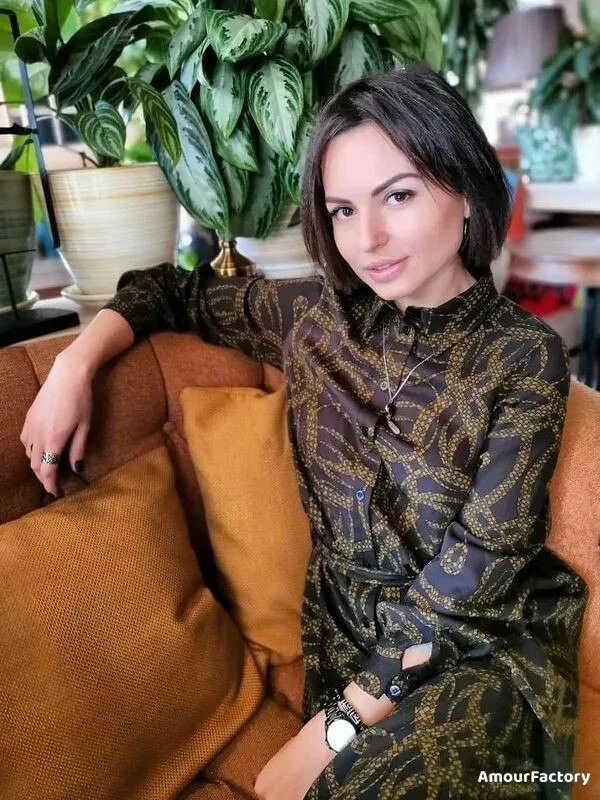 Aziza Profile image 1