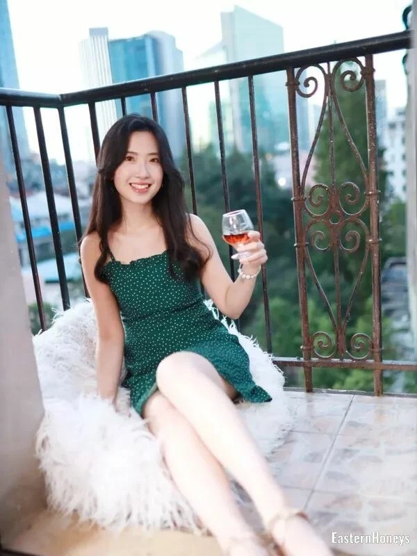 Yihui Cheng Profile image 2