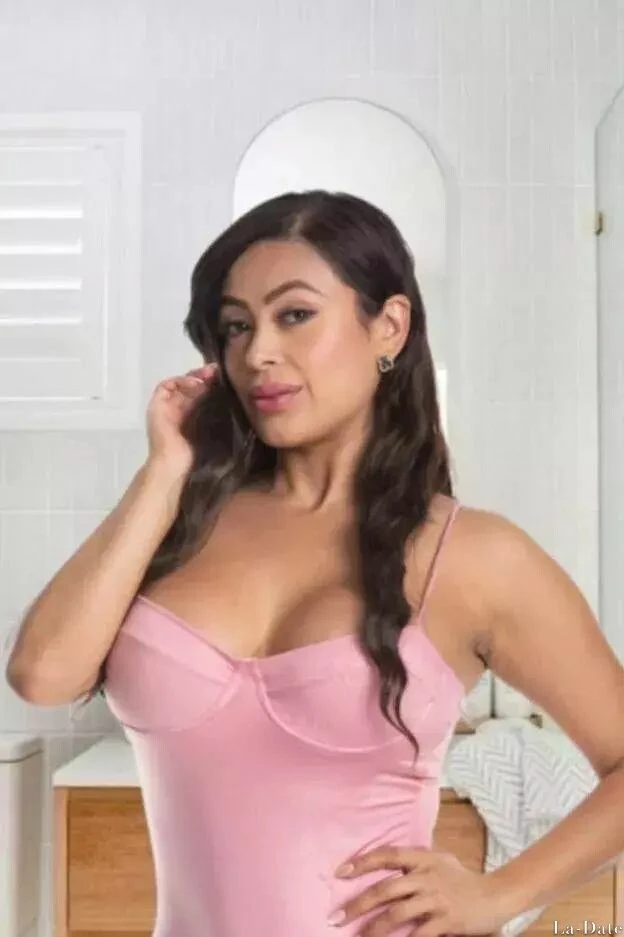 Sara Profile image 4