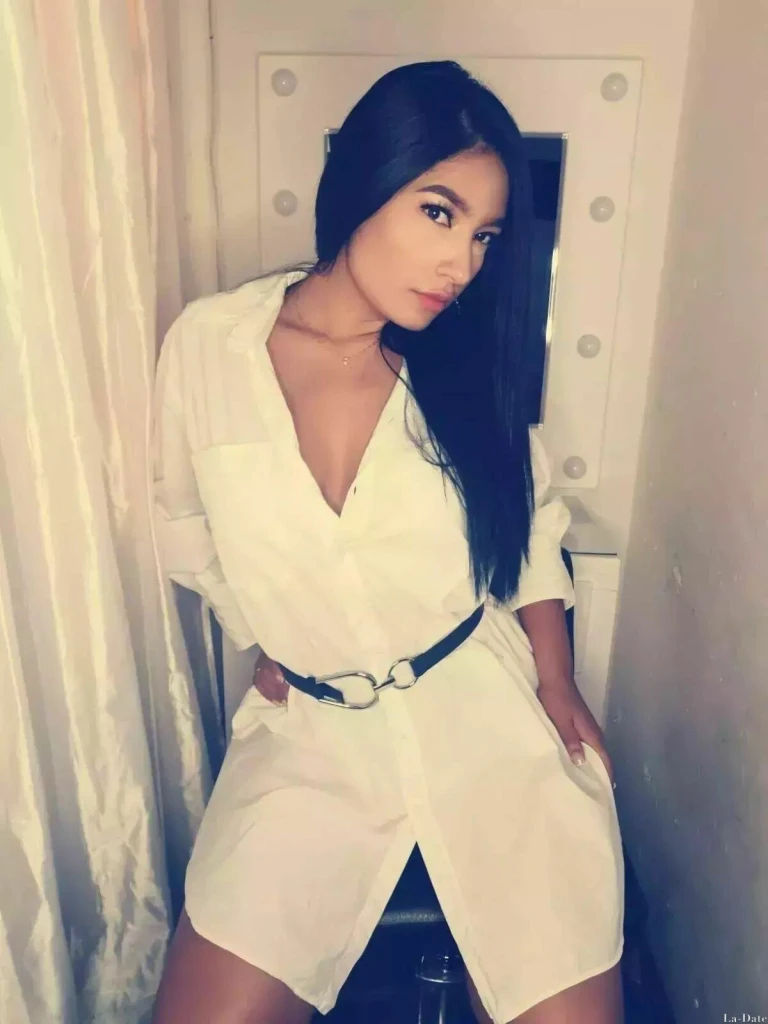 Adriana Profile image 2