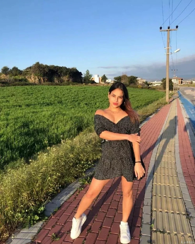 Isabella Profile image 1