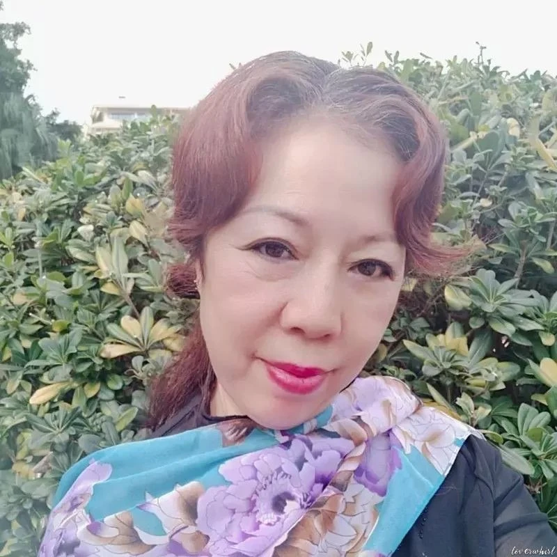 Tingyue Profile image 2