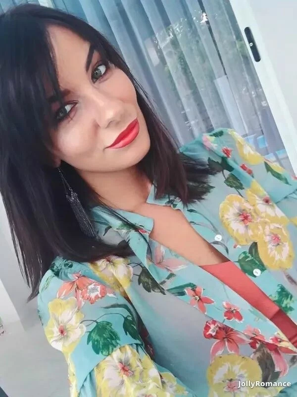 Anna Profile image 4