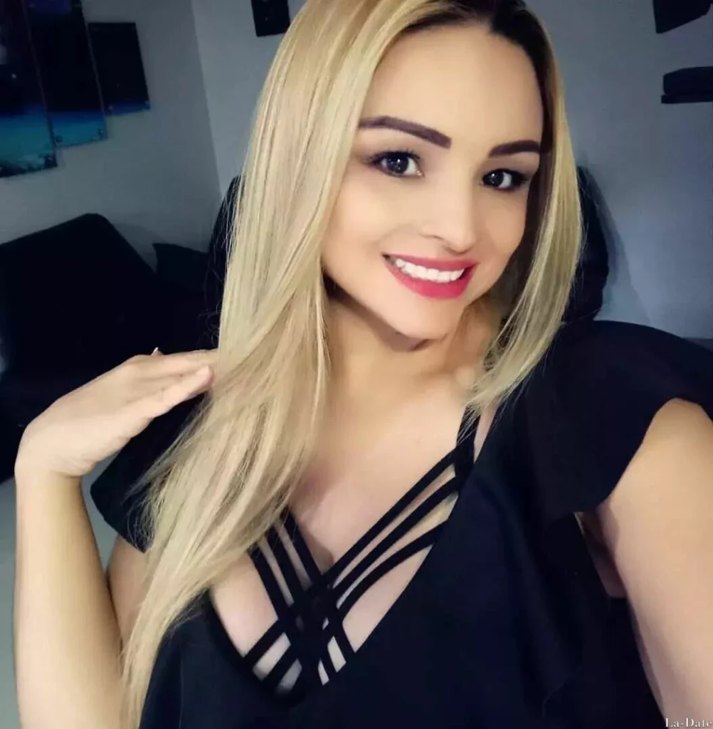 Juliana Profile image 1