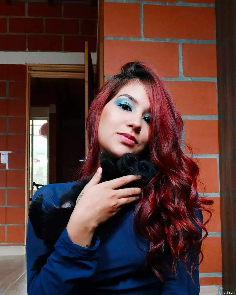 Shirley Profile image 2