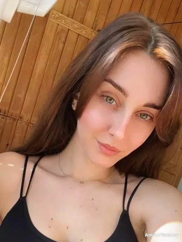 Valeria Profile image 2